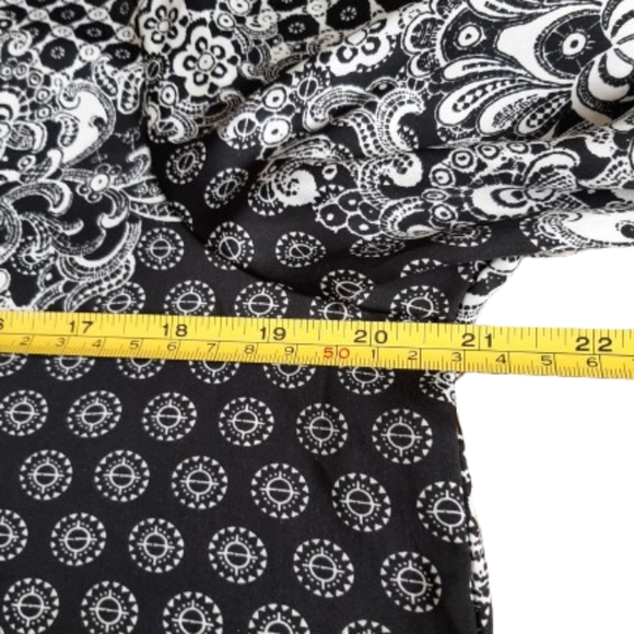 Ellen Tracy - Gorgeous black and white fluid tunic for women  - Size: M - Picture 11 of 14